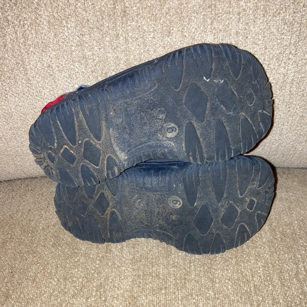 OSHKOSH B’Gosh Baby Sandals Size 6